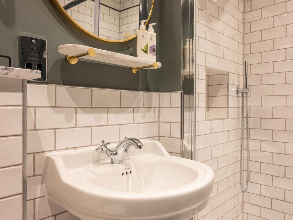 Spread Eagle Hotel Лондон Екстериор снимка