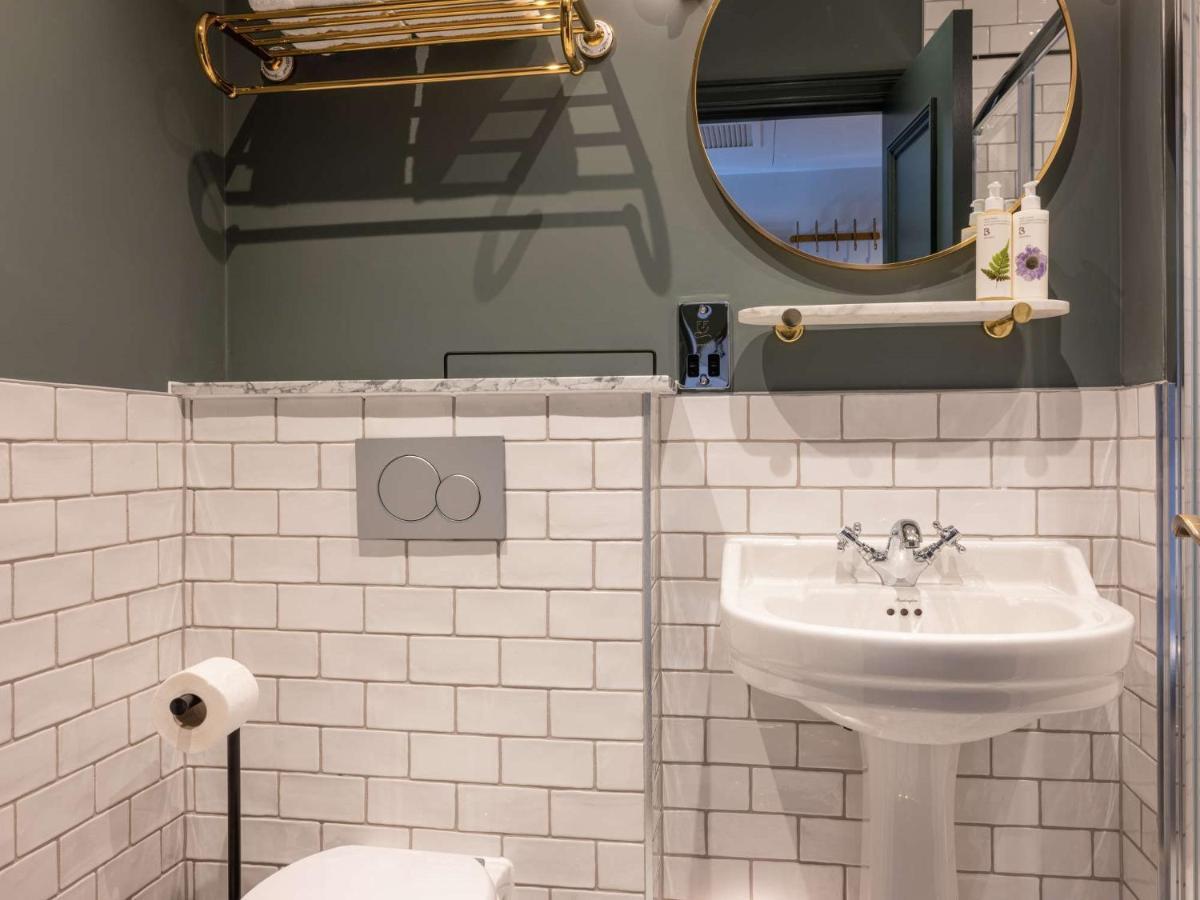 Spread Eagle Hotel Лондон Екстериор снимка