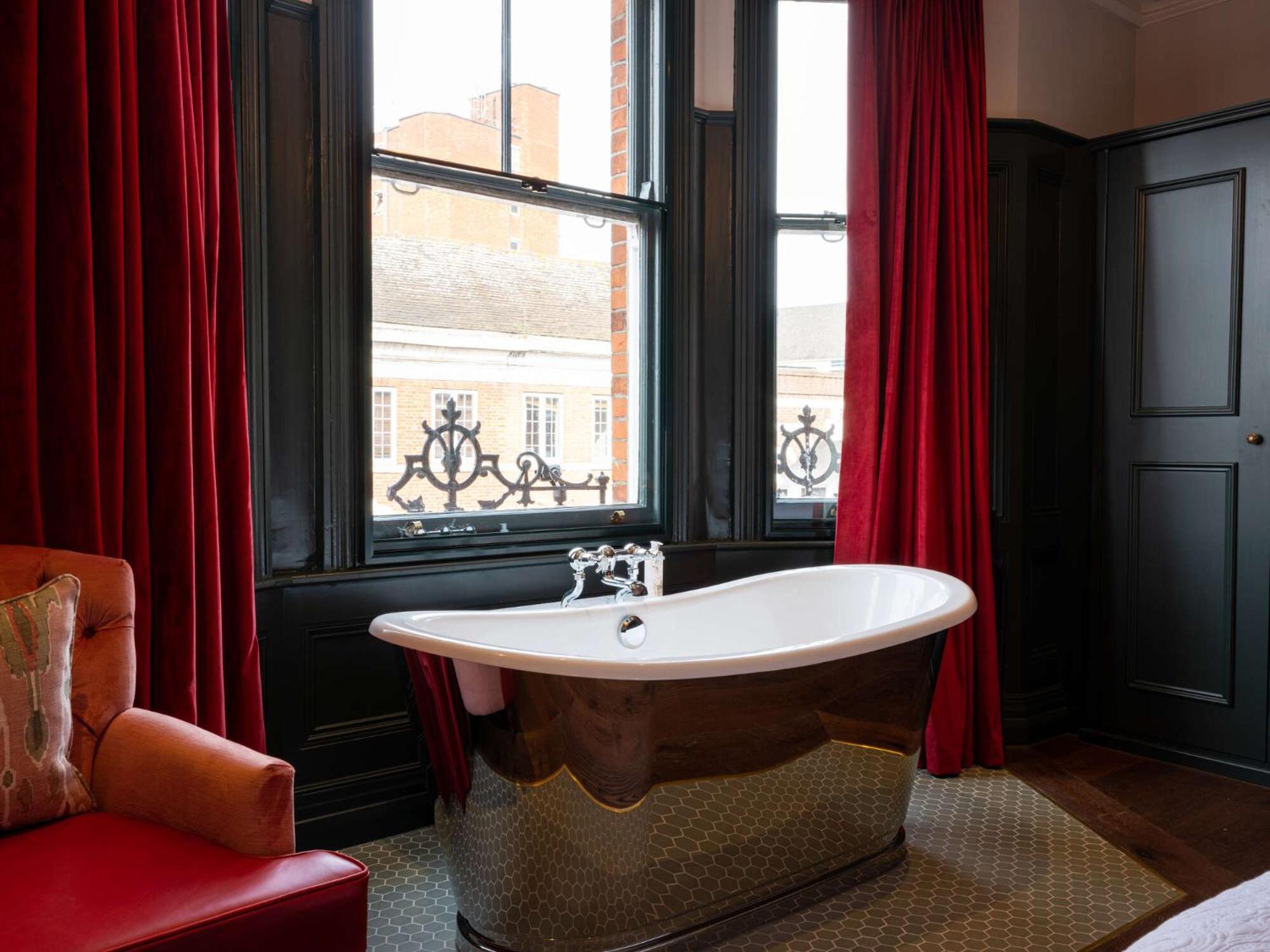 Spread Eagle Hotel Лондон Екстериор снимка
